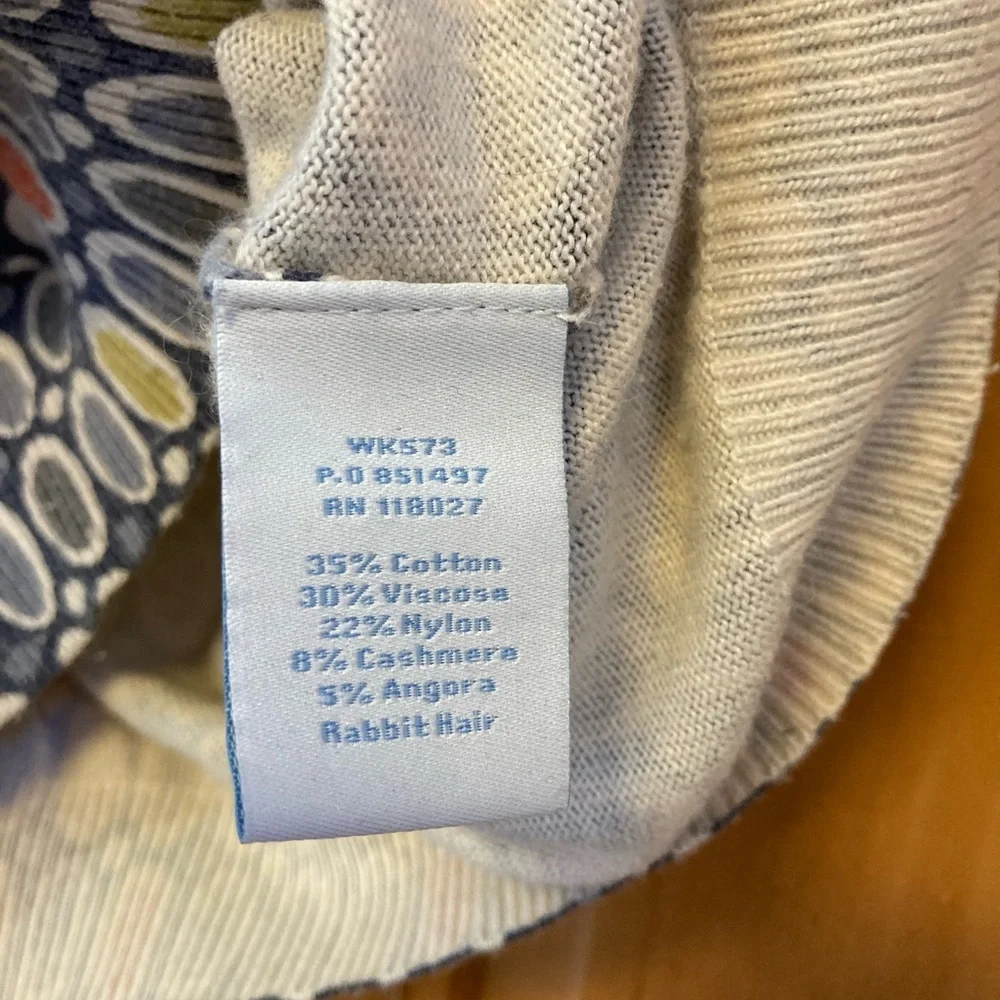 Boden cashmere-blend sweater vest/shell with mod print! - Picture 5 of 5